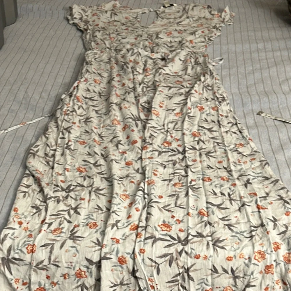 American Eagle Outfitters Floral Gray romper shorts with long skirt like wrap - Picture 5 of 5